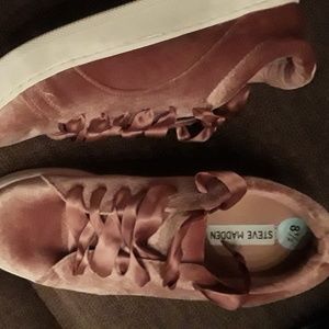 Womans  Steve Madden velvet sneakers